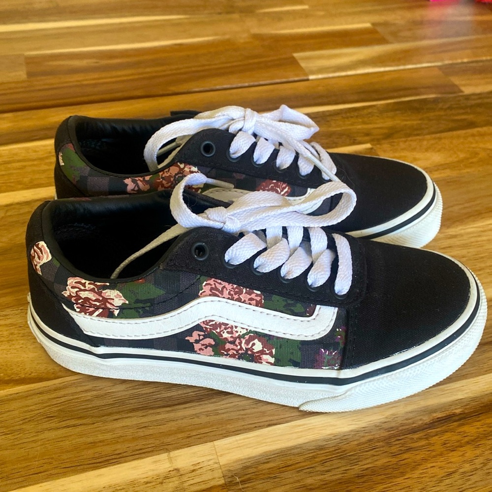 Girls Vans-Missy with Flowers and Checks